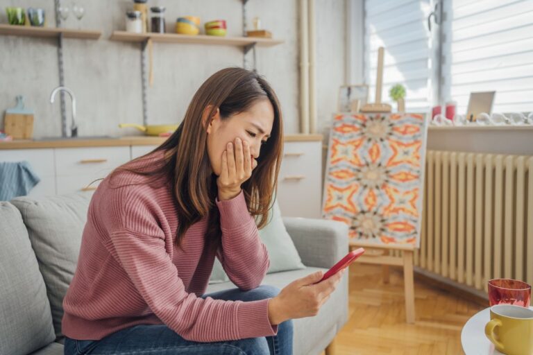 How To Avoid Falling For A Dating And Romance Scam